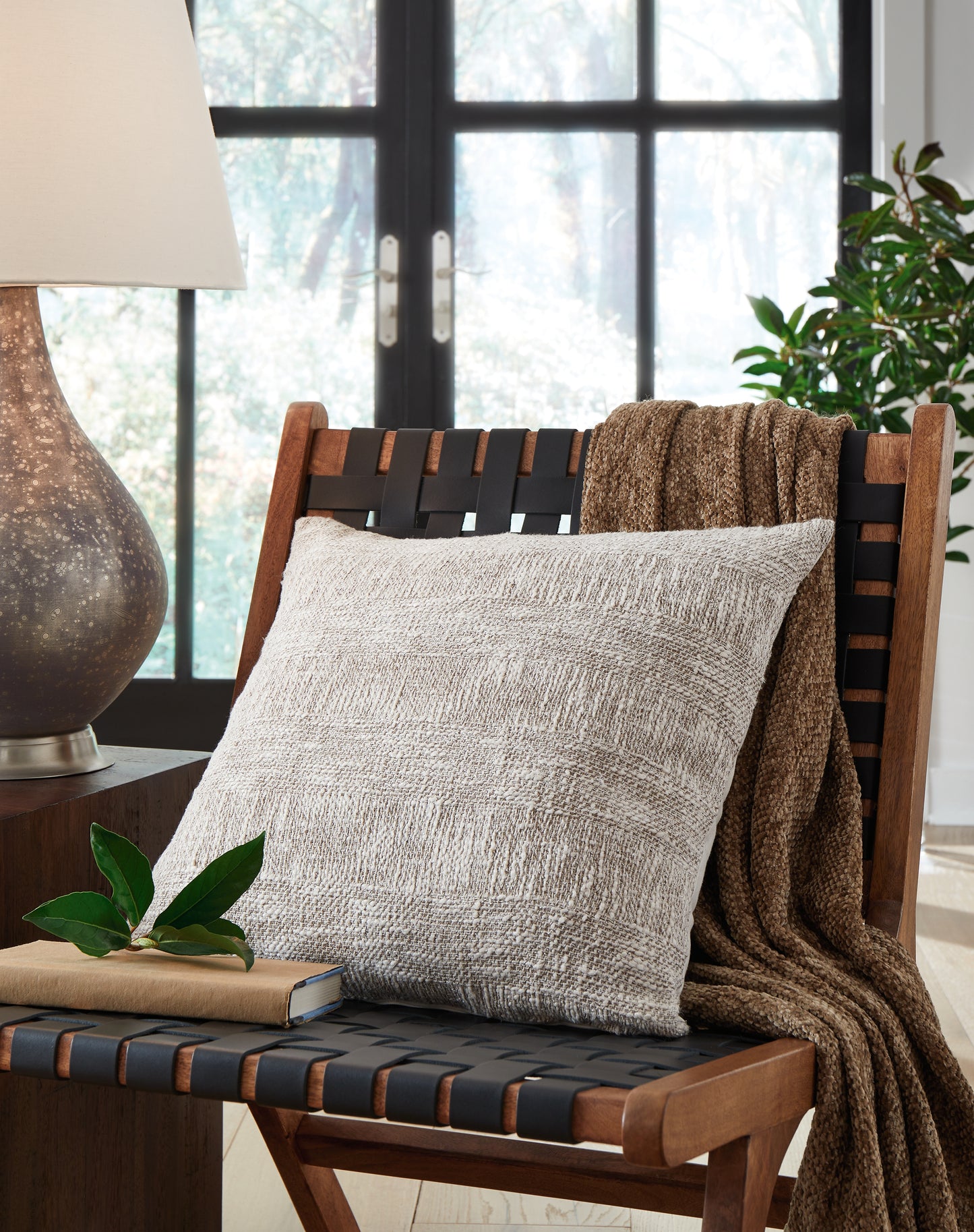 Bradenton Furniture Outlet - Ashley Furniture - Carddon Pillows - Pillow (4/CS) / Brown/White - A1000971