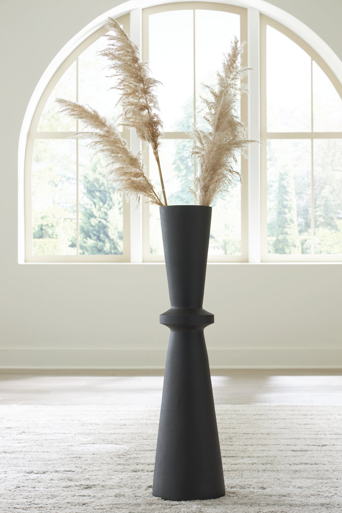 Bradenton Furniture Outlet - Ashley Furniture - Collisten Vase - Vase / Black - A2000664
