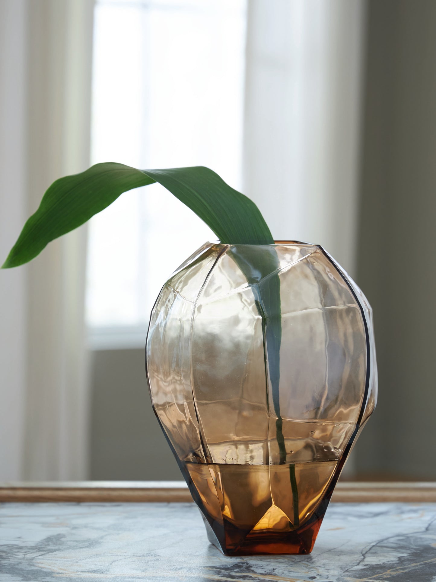 Bradenton Furniture Outlet - Ashley Furniture - Ewart Vase - Vase / Light Brown - A2000866