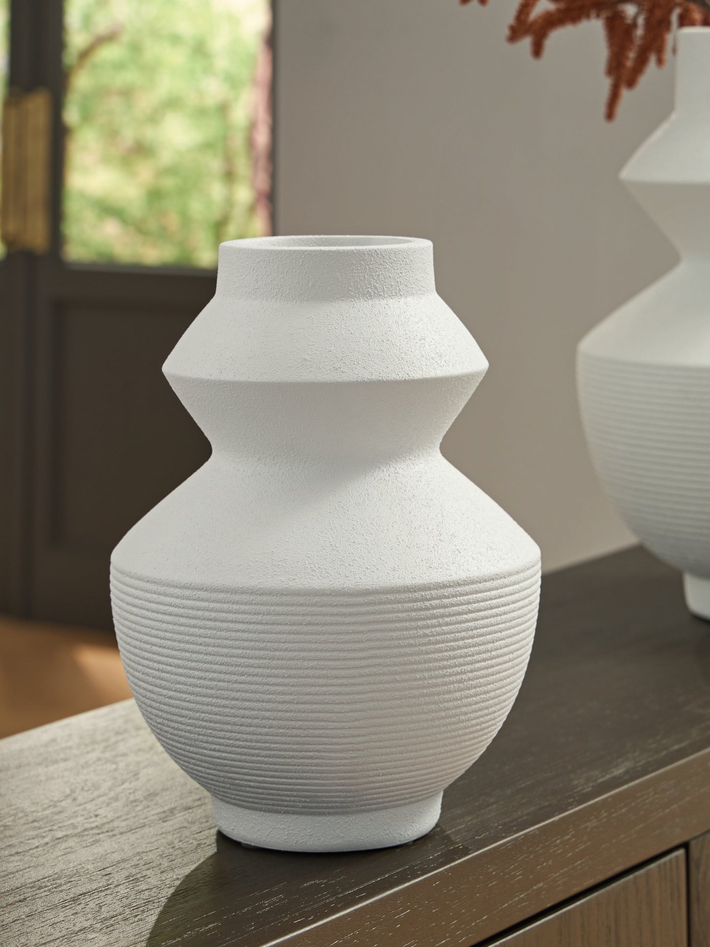 Bradenton Furniture Outlet - Ashley Furniture - Naveen Vase - Vase / White - A2000870