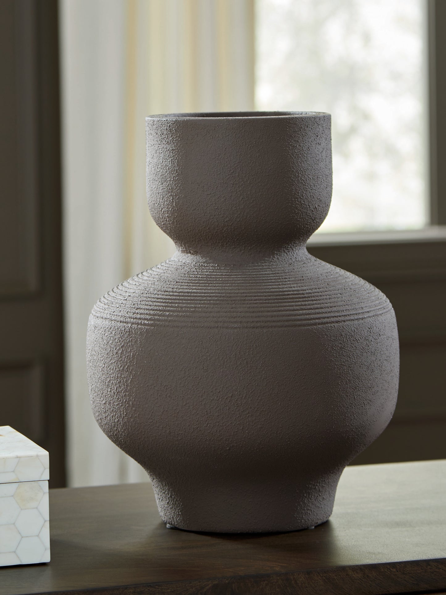Bradenton Furniture Outlet - Ashley Furniture - Dalsen Vase - Vase / Brown - A2000872