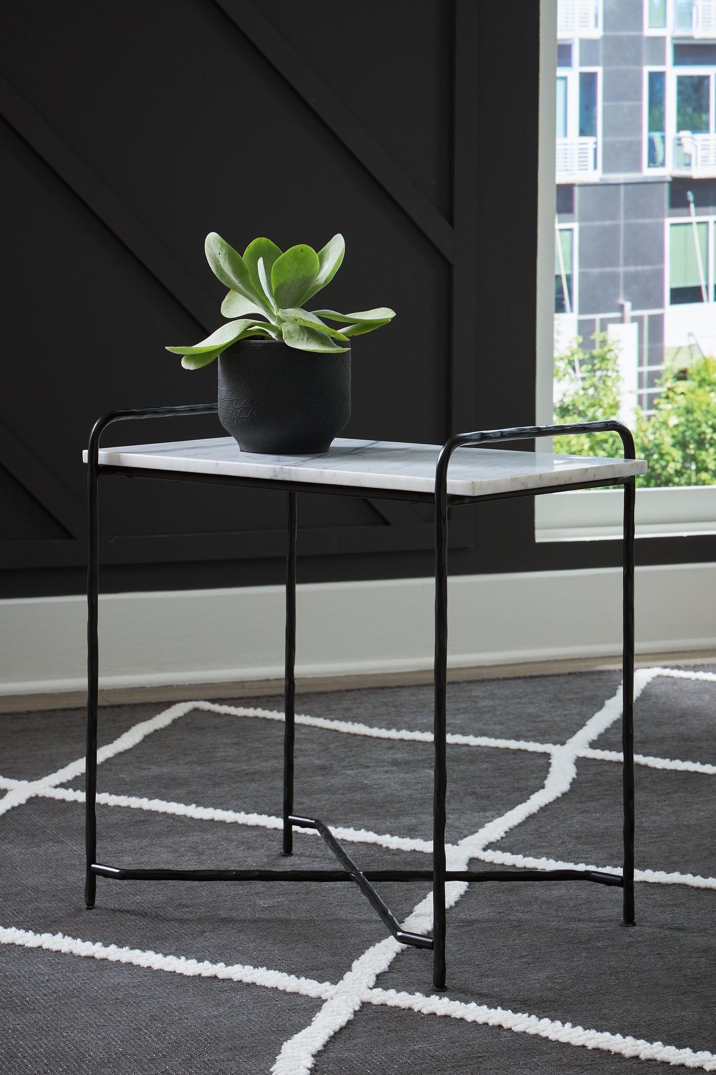 Bradenton Furniture Outlet - Ashley Furniture - Ashber Accent Table - Accent Table / White/Black - A4000609
