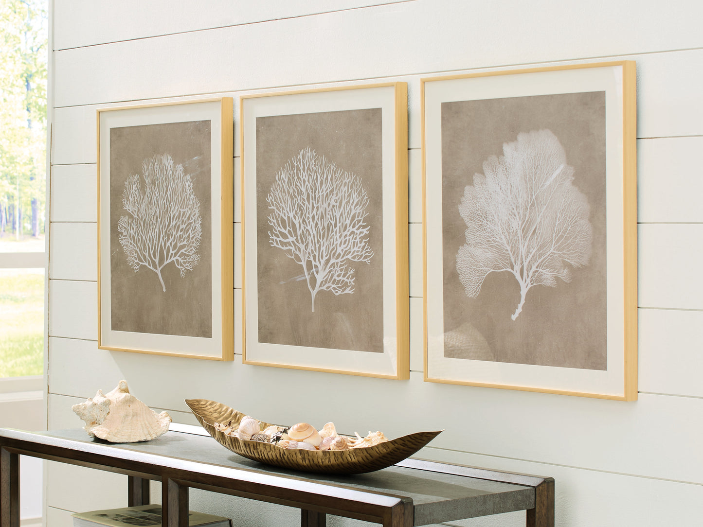 Bradenton Furniture Outlet - Ashley Furniture - Hendridge Wall Decor - Wall Art Set (3/CN) / Taupe/White - A8000486