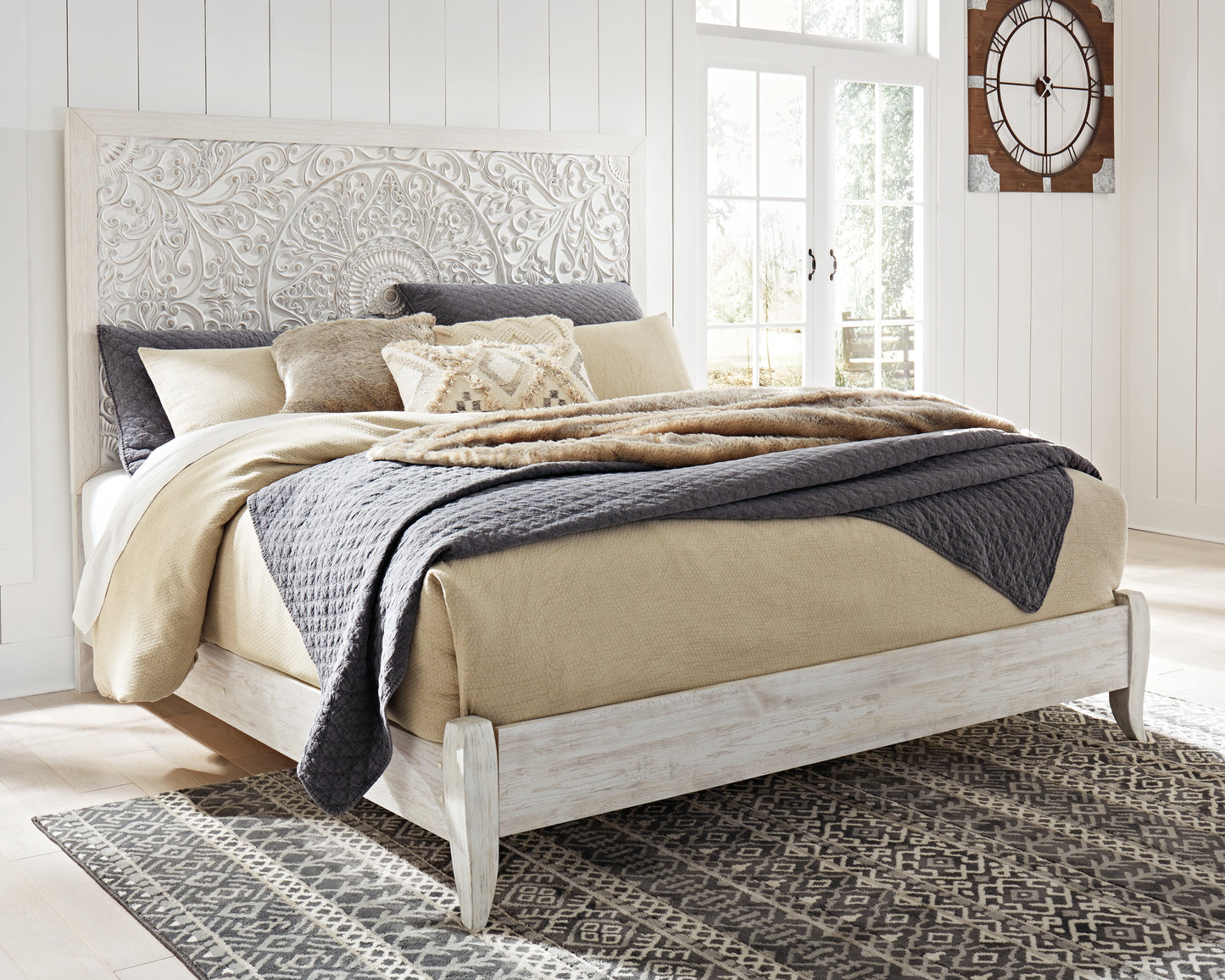 Bradenton Furniture Outlet - Ashley Furniture - Paxberry Bedroom - King Panel Bed / Whitewash - B181B10