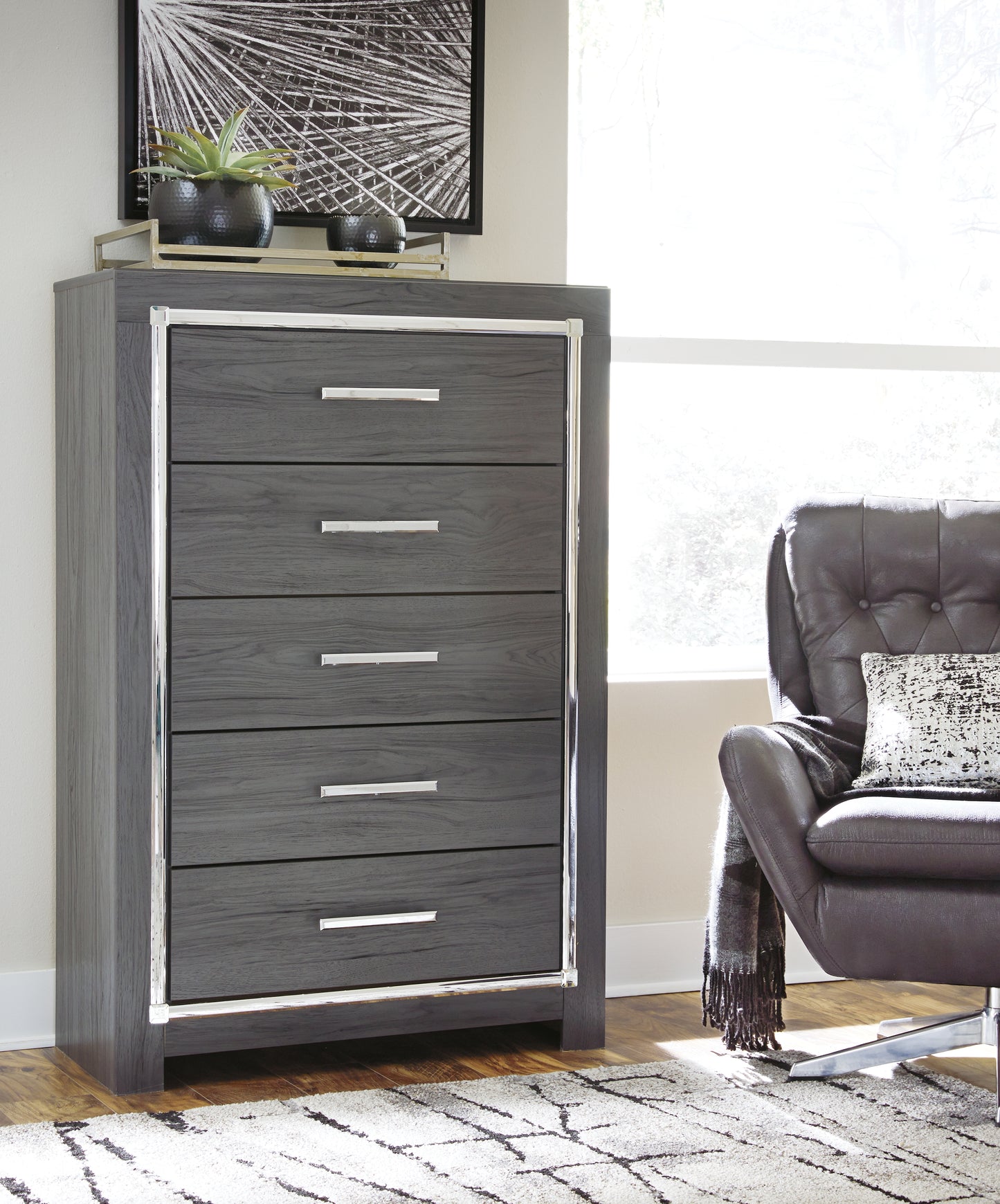 Bradenton Furniture Outlet - Ashley Furniture - Lodanna Bedroom - Five Drawer Chest / Gray - B214-46