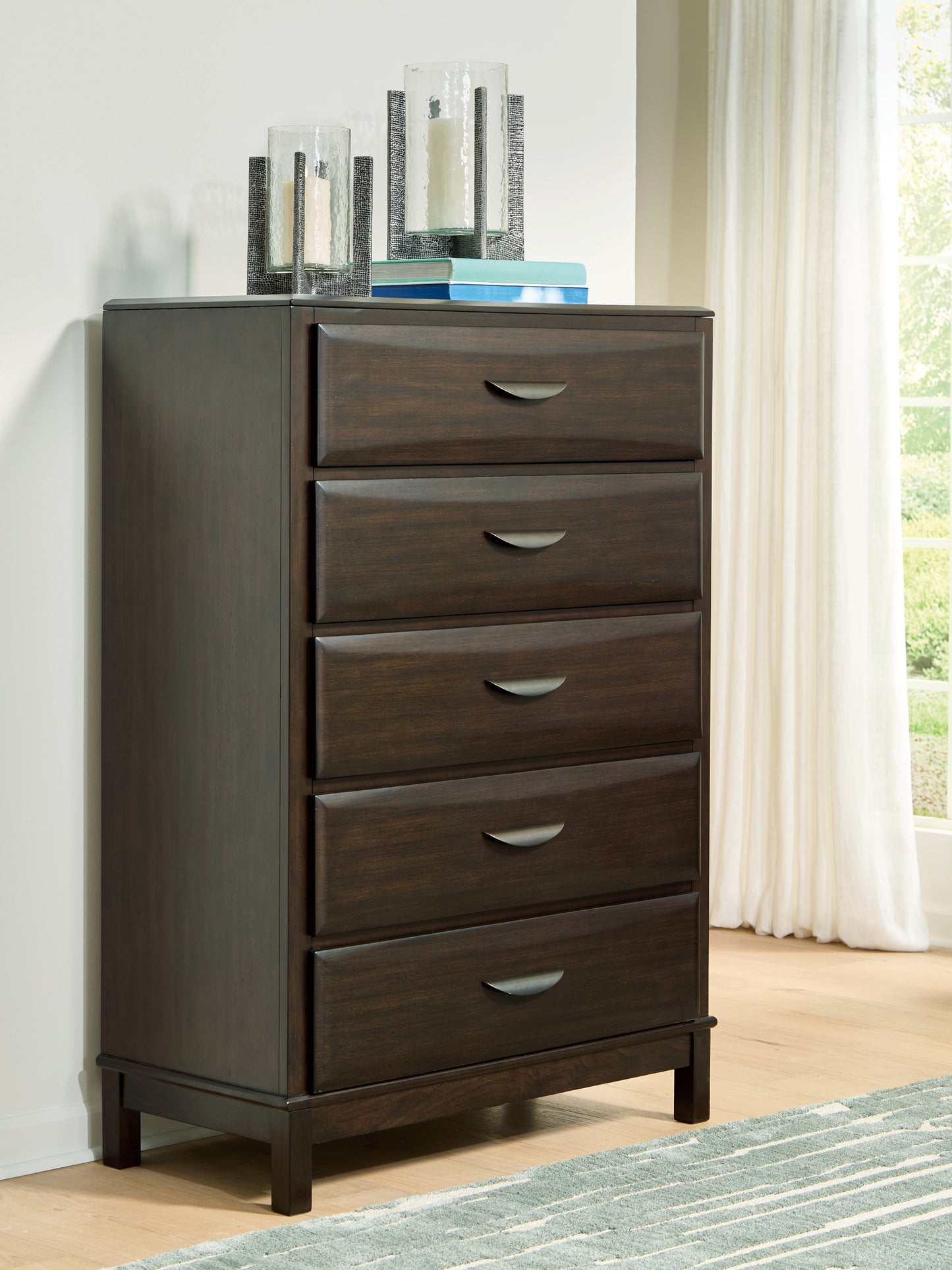 Bradenton Furniture Outlet - Ashley Furniture - Vanmore Bedroom - Five Drawer Chest / Dark Brown - B479-46