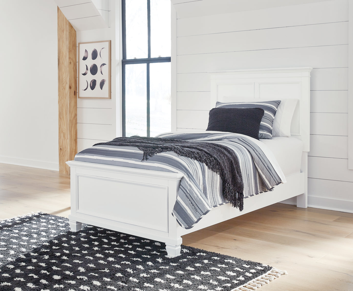 Bradenton Furniture Outlet - Ashley Furniture - Fortman Bedroom - Twin Panel Bed / White - B680B6