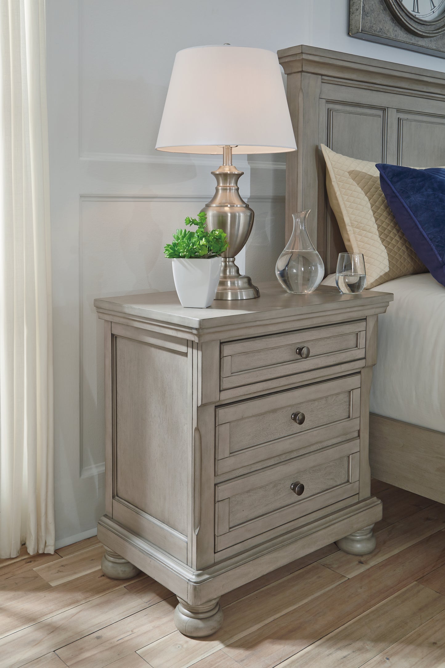Bradenton Furniture Outlet - Ashley Furniture - Lettner Bedroom - California King Sleigh Bed / Light Gray - B733B36