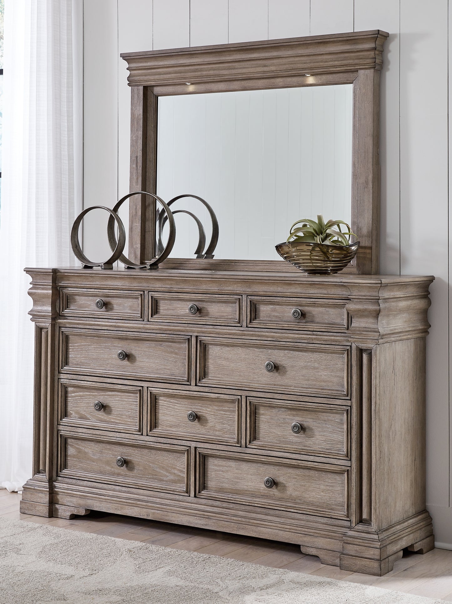 Bradenton Furniture Outlet - Ashley Furniture - Blairhurst Bedroom - Dresser and Mirror / Light Grayish Brown - B916B1