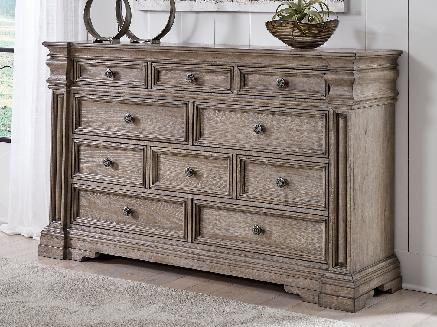 Bradenton Furniture Outlet - Ashley Furniture - Blairhurst Bedroom - Dresser / Light Grayish Brown - B916-31
