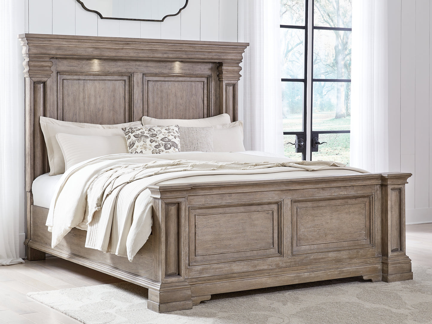 Bradenton Furniture Outlet - Ashley Furniture - Blairhurst Bedroom - California King Panel Bed / Light Grayish Brown - B916B5