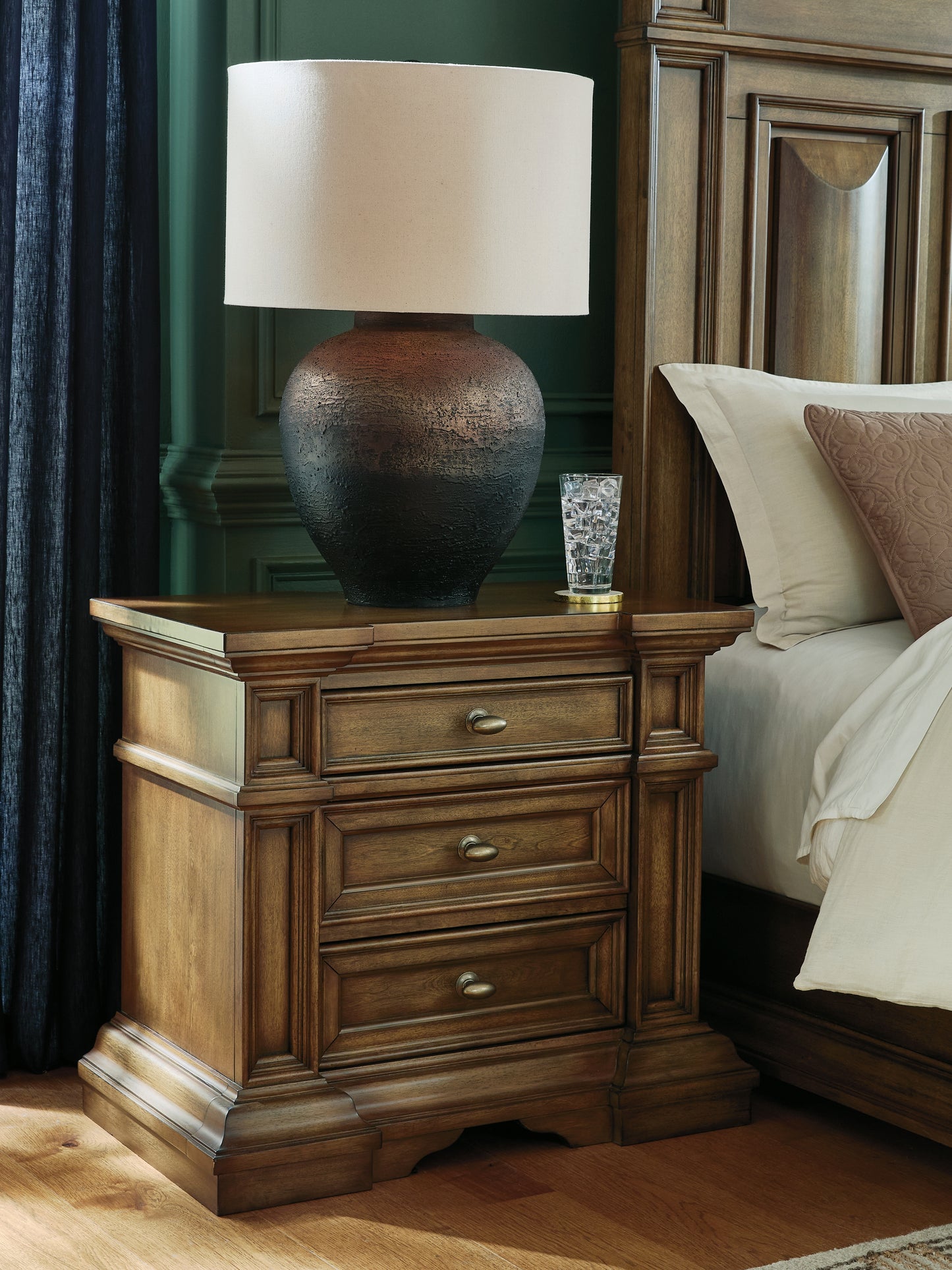 Bradenton Furniture Outlet - Ashley Furniture - Frantanna Bedroom - Three Drawer Night Stand / Brown - PCB949-93