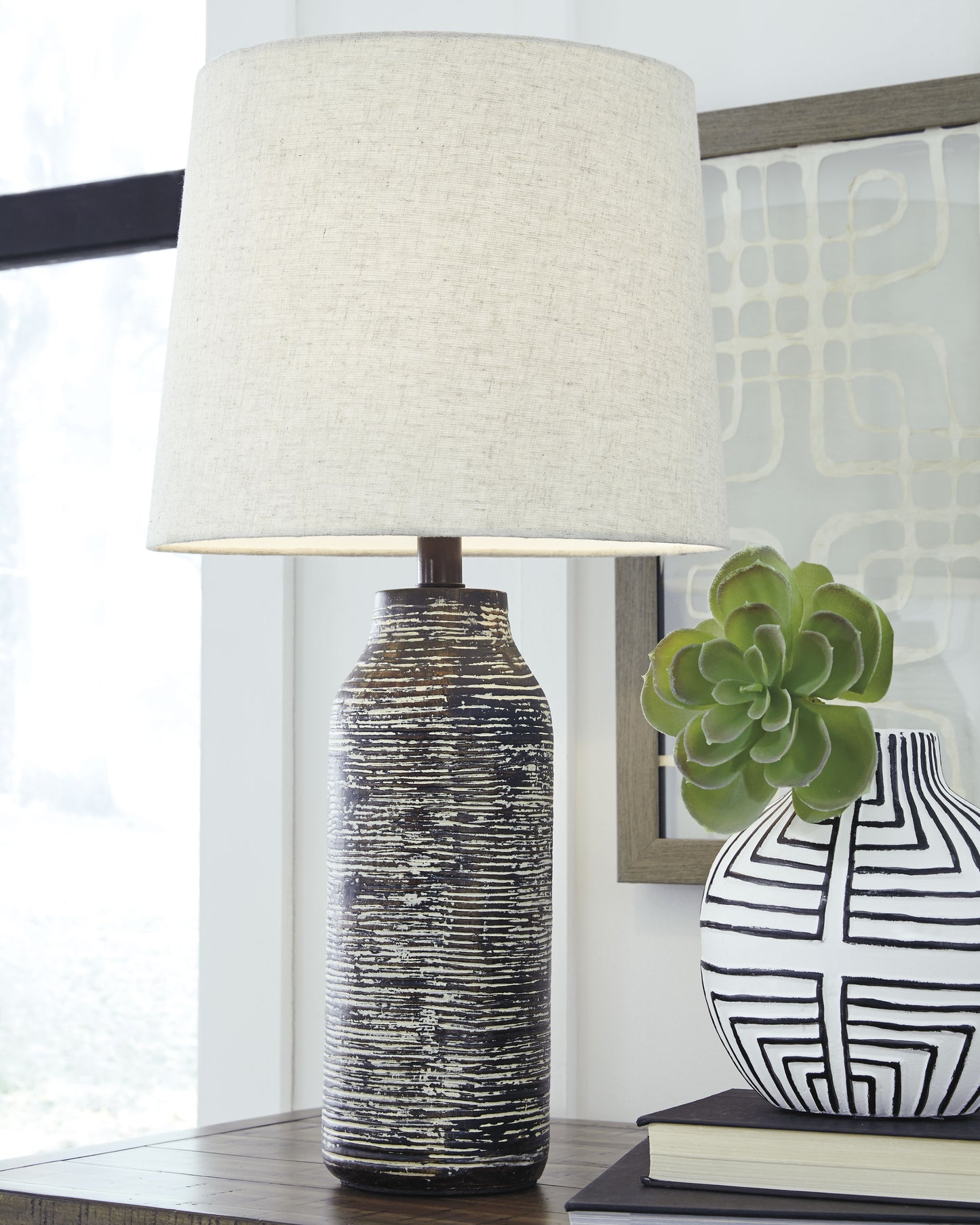 Bradenton Furniture Outlet - Ashley Furniture - Mahima Lighting - Paper Table Lamp (Set of 2) / Black/White - L235584
