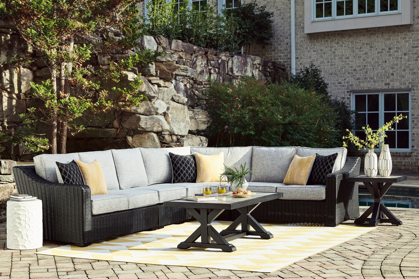 Bradenton Furniture Outlet - Ashley Furniture - Beachcroft Outdoor - 4-Piece Outdoor Sectional / Black/Light Gray - P792P2