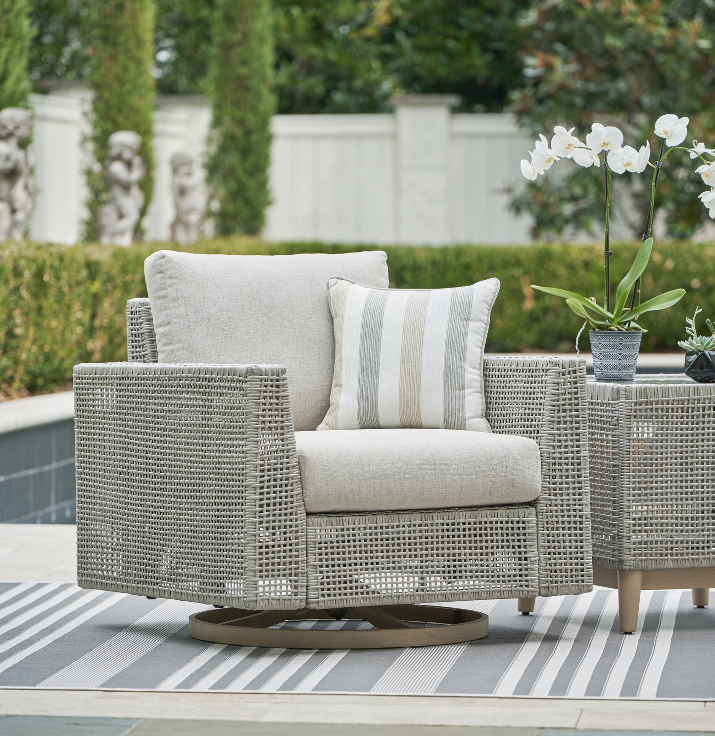 Bradenton Furniture Outlet - Ashley Furniture - Seton Creek Outdoor - Swivel Lounge w/ Cushion / Gray - P798-821