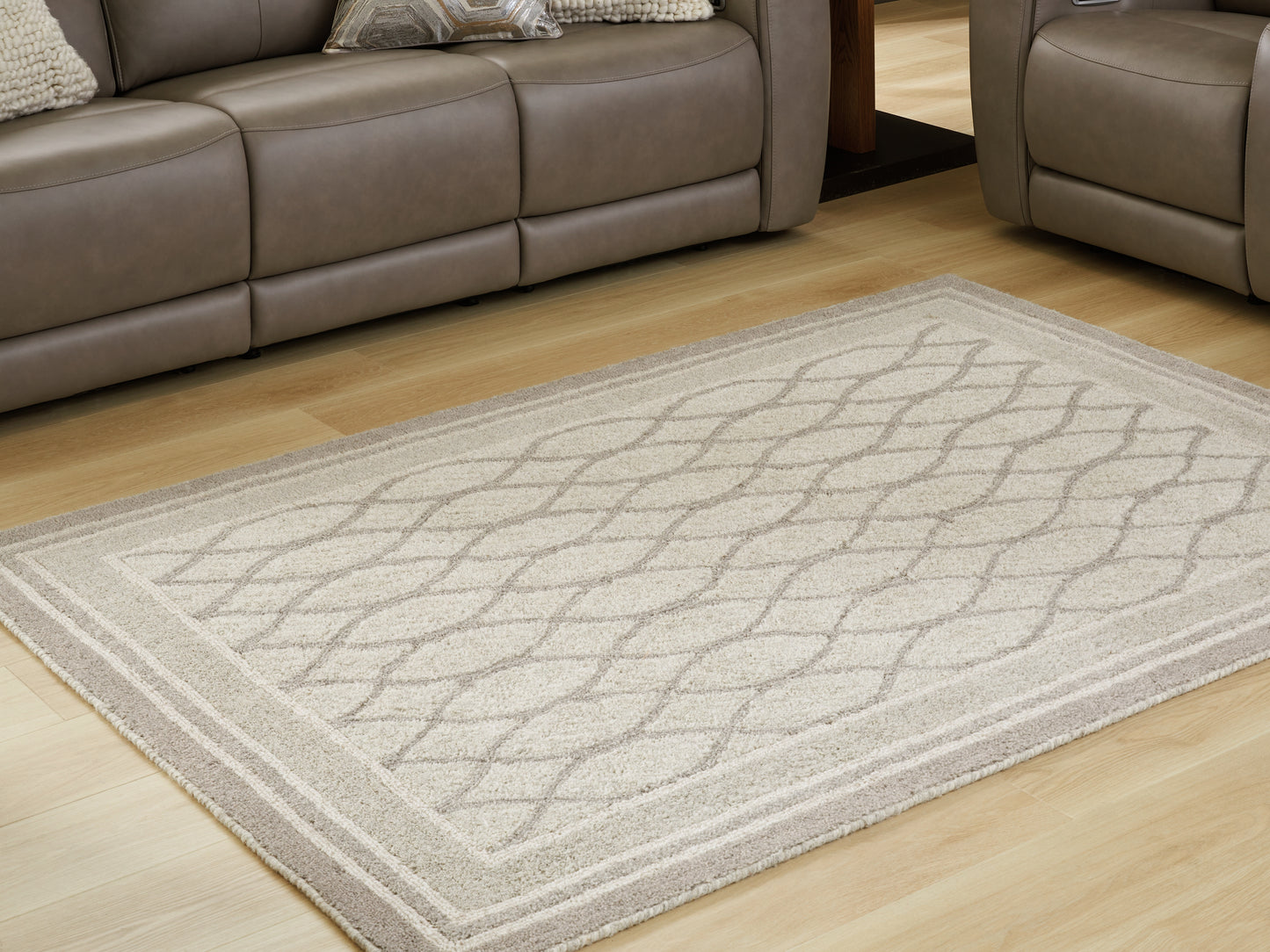 Bradenton Furniture Outlet - Ashley Furniture - Wimney Rug - Medium Rug / Gray - R407282