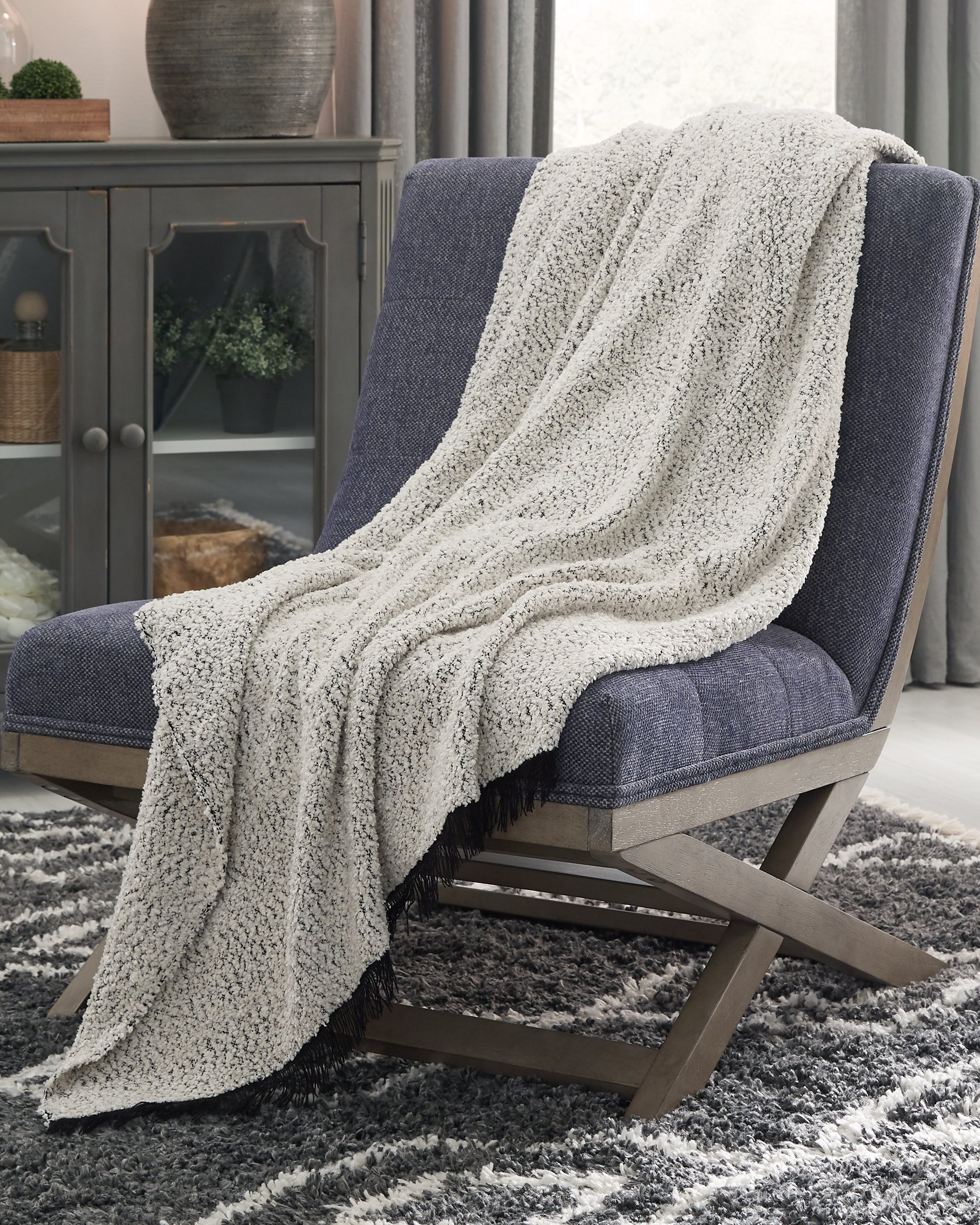 Bradenton Furniture Outlet - Ashley Furniture - Leonita Throw - Throw / Black/White - A1000769T