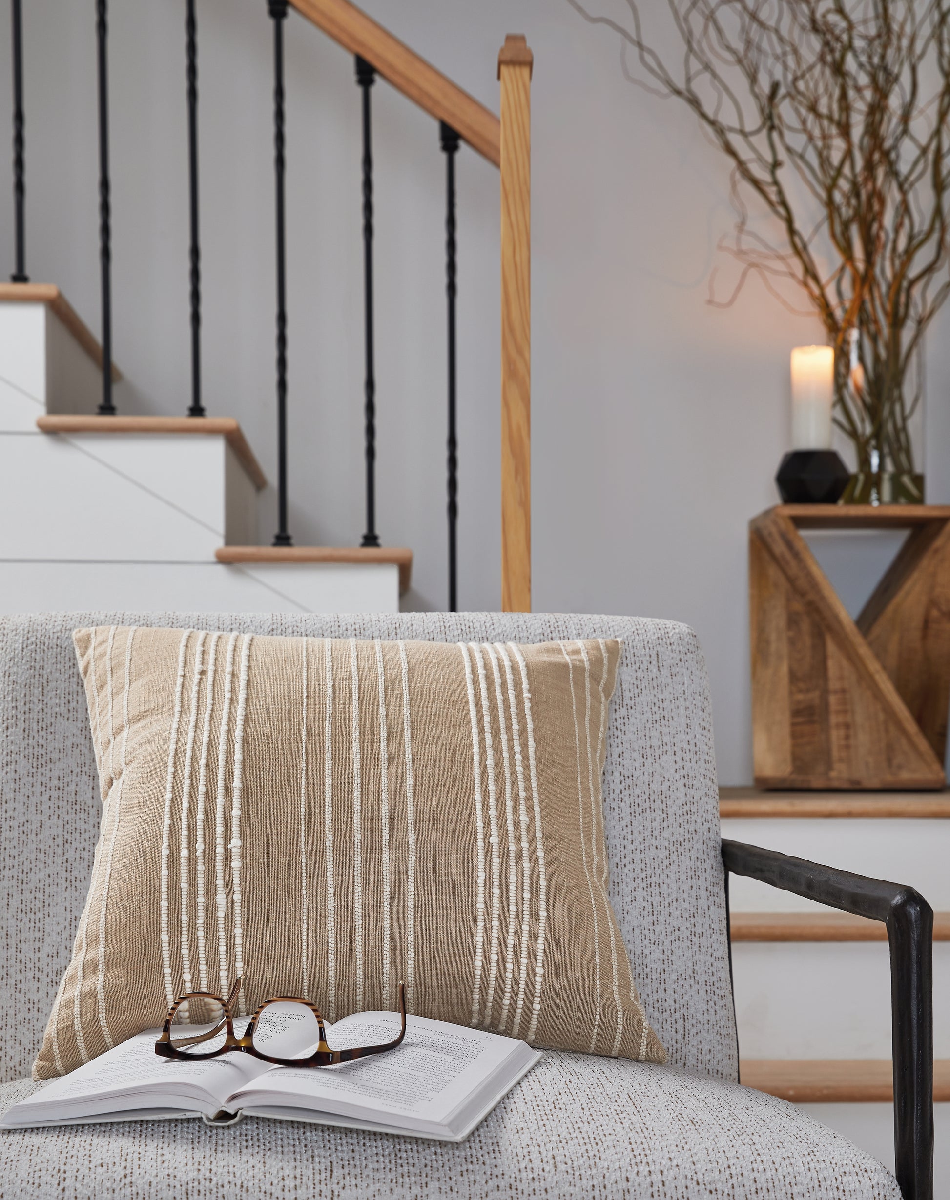 Bradenton Furniture Outlet - Ashley Furniture - Benbert Pillows - Pillow (4/CS) / Tan/White - A1000958