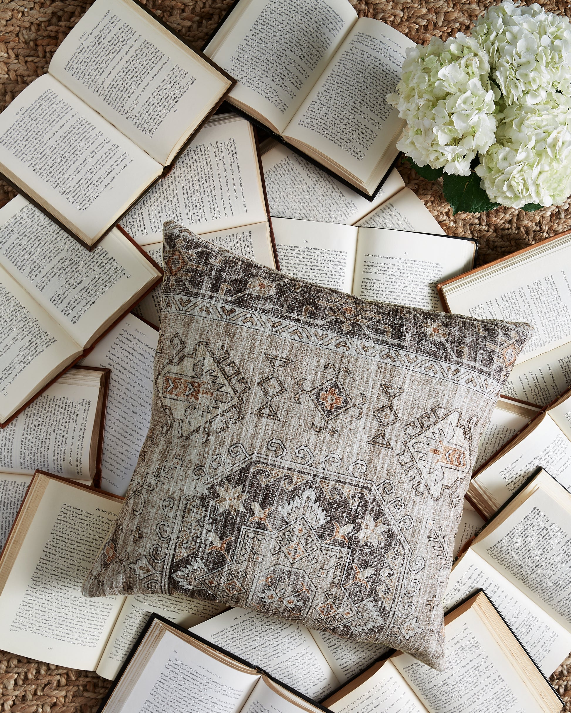Bradenton Furniture Outlet - Ashley Furniture - Roseridge Pillows - Pillow (4/CS) / Brown/Black/Cream - A1000972