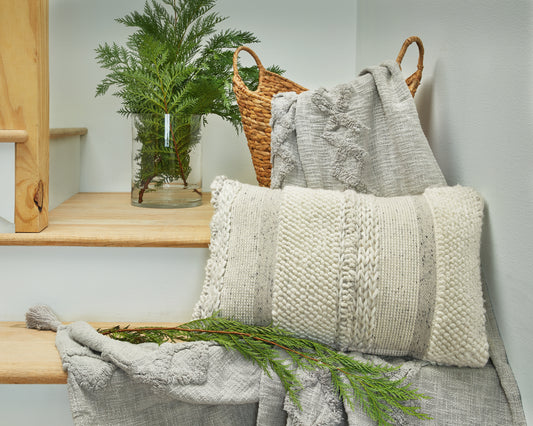 Bradenton Furniture Outlet - Ashley Furniture - Standon Pillows - Pillow (4/CS) / Gray/White - A1001005