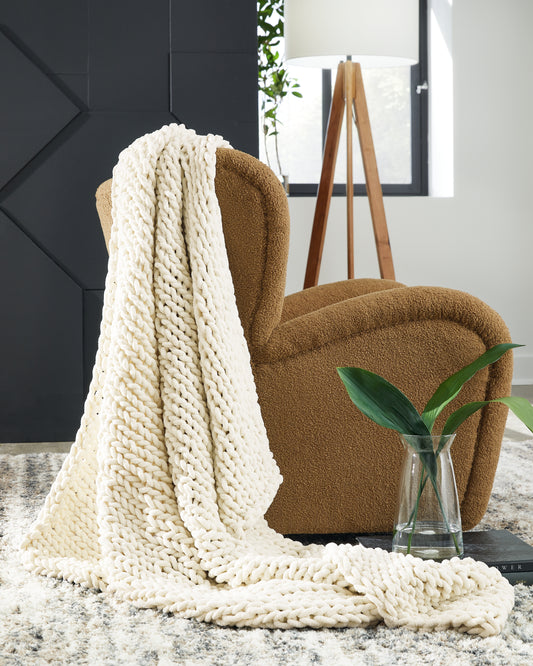 Bradenton Furniture Outlet - Ashley Furniture - Chaddon Throw (Set of 3) - Throw (3/CS) / Ivory - A1001060