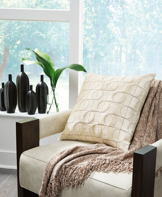 Bradenton Furniture Outlet - Ashley Furniture - Kydner Pillows - Pillow (4/CS) / Black/Silver - A1001108