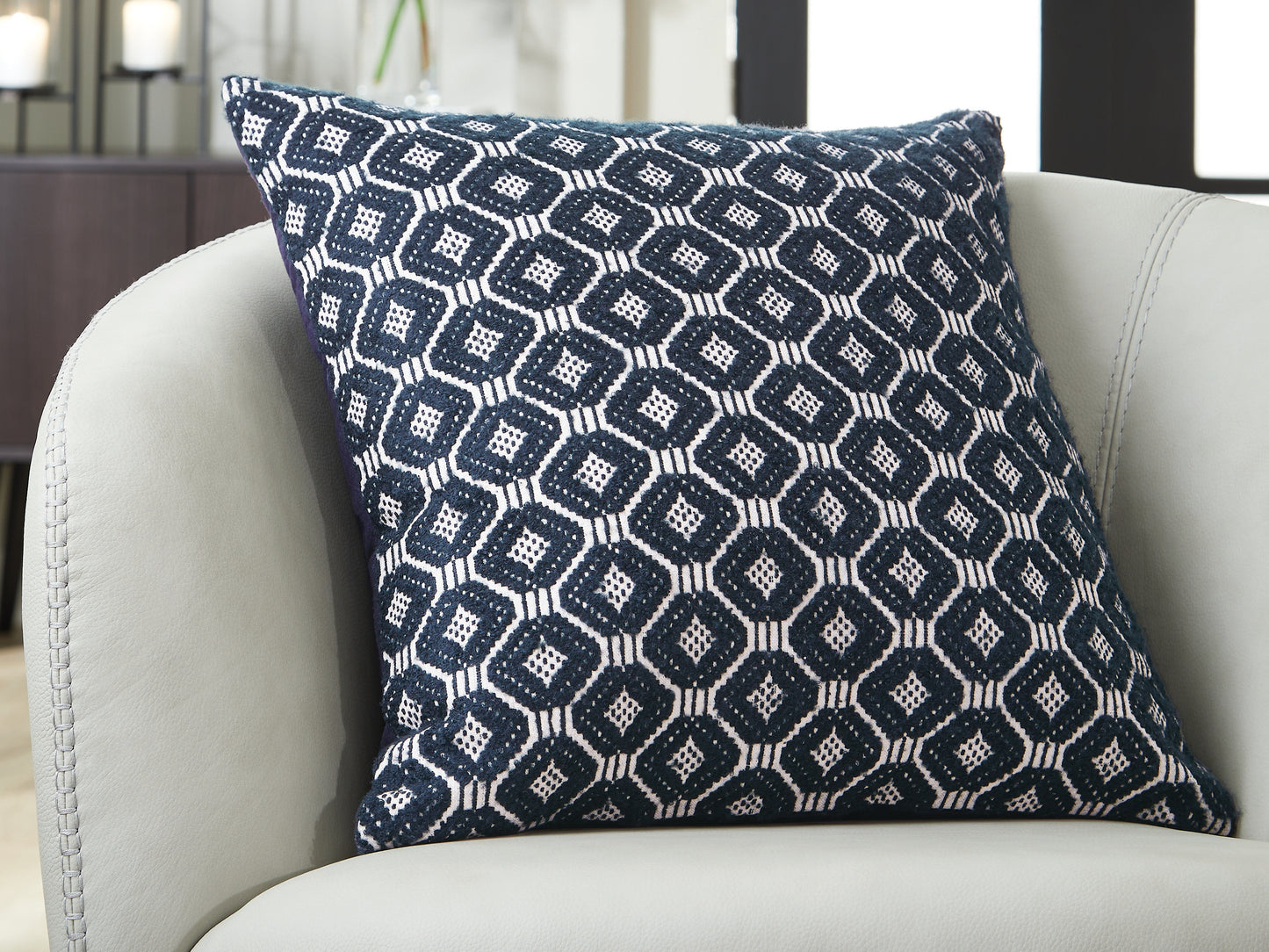 Bradenton Furniture Outlet - Ashley Furniture - Abra Pillows - Pillow (4/CS) / Black/Ivory - A1001109
