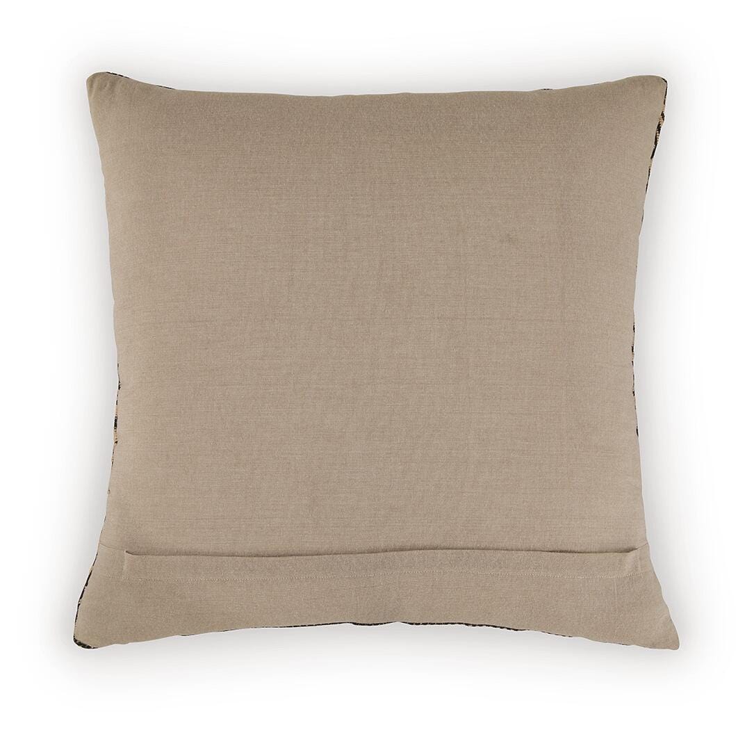 Davinwood Pillows
