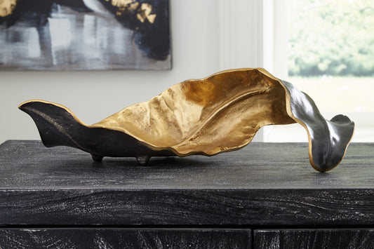 Bradenton Furniture Outlet - Ashley Furniture - Melinda Sculpture - Sculpture / Black/Gold Finish - A2000416