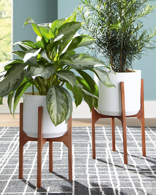 Bradenton Furniture Outlet - Ashley Furniture - Dorcey Planter (Set of 2) - Planter Set (Set of 2) / White/Brown - A2000427