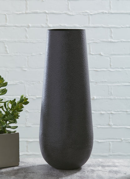 Bradenton Furniture Outlet - Ashley Furniture - Fynn Vase - Vase / Antique Brown - A2000516