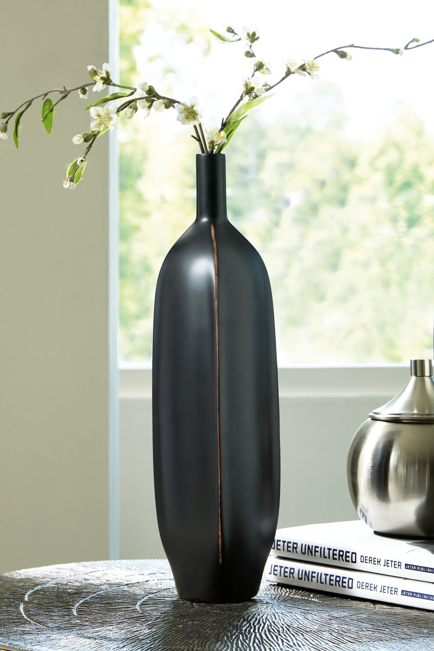 Bradenton Furniture Outlet - Ashley Furniture - Rhaveney Vase - Vase (3/CS) / Black - A2000552