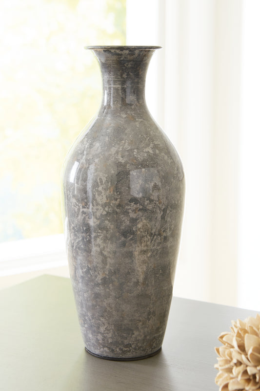 Bradenton Furniture Outlet - Ashley Furniture - Brockwich Vase - Vase / Antique Gray - A2000587