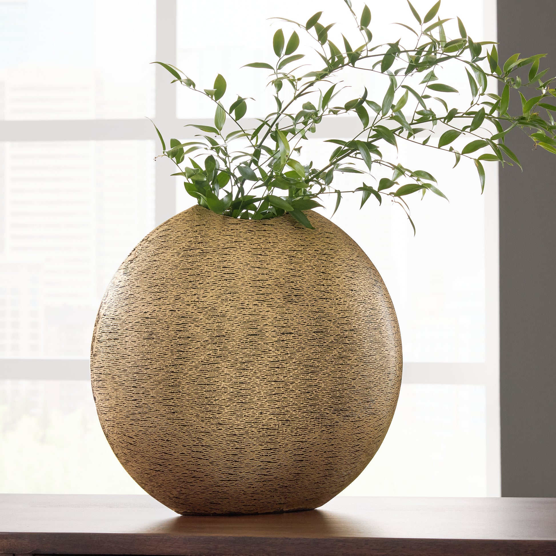 Bradenton Furniture Outlet - Ashley Furniture - Iansboro Vase - Vase / Antique Gold Finish - A2000697