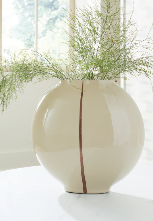 Bradenton Furniture Outlet - Ashley Furniture - Sheabourne Vase - Vase / Cream - A2000702