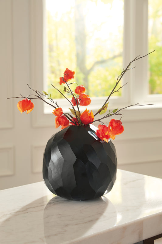 Bradenton Furniture Outlet - Ashley Furniture - Ryanford Vase - Vase / Black - A2000717