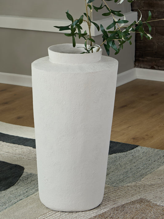 Bradenton Furniture Outlet - Ashley Furniture - Flurinworth Vase - Vase / Cream - A2000768