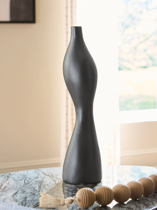 Bradenton Furniture Outlet - Ashley Furniture - Judsen Vase - Vase / Black - A2000835