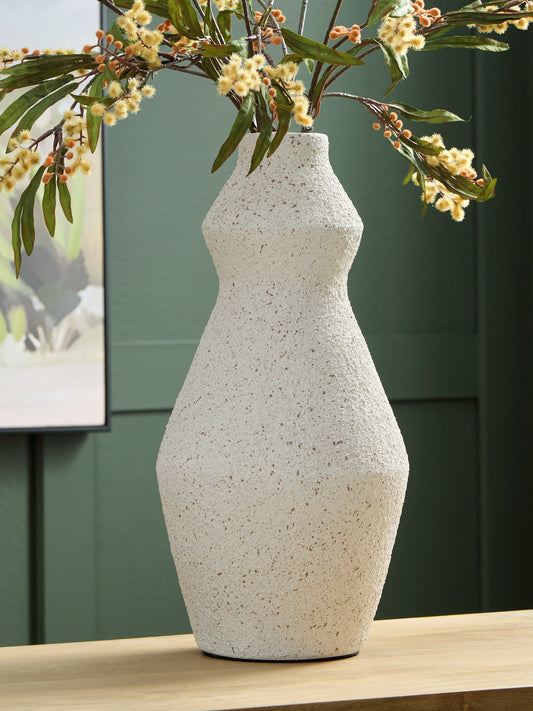 Bradenton Furniture Outlet - Ashley Furniture - Dawthorne Vase - Vase / Cream - A2000851