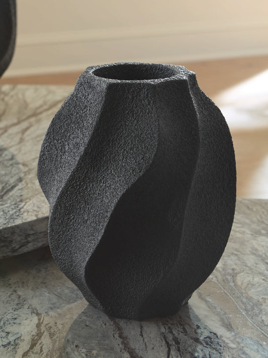 Bradenton Furniture Outlet - Ashley Furniture - Judworth Vase - Vase / Black - A2000875