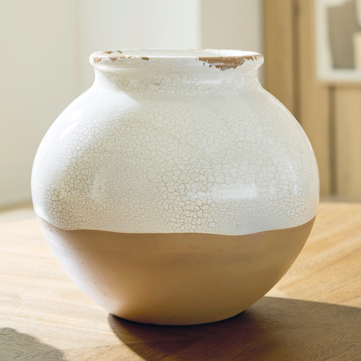 Bradenton Furniture Outlet - Ashley Furniture - Vercott Vase - Vase - A2000957