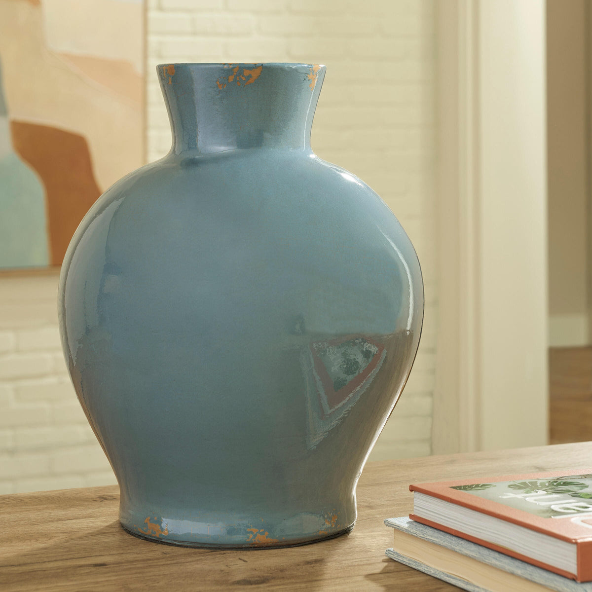 Bradenton Furniture Outlet - Ashley Furniture - Giliburgh Vase - Vase - A2000959