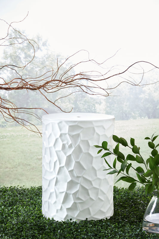Bradenton Furniture Outlet - Ashley Furniture - Jungrove Stool - Stool / White - A3000633