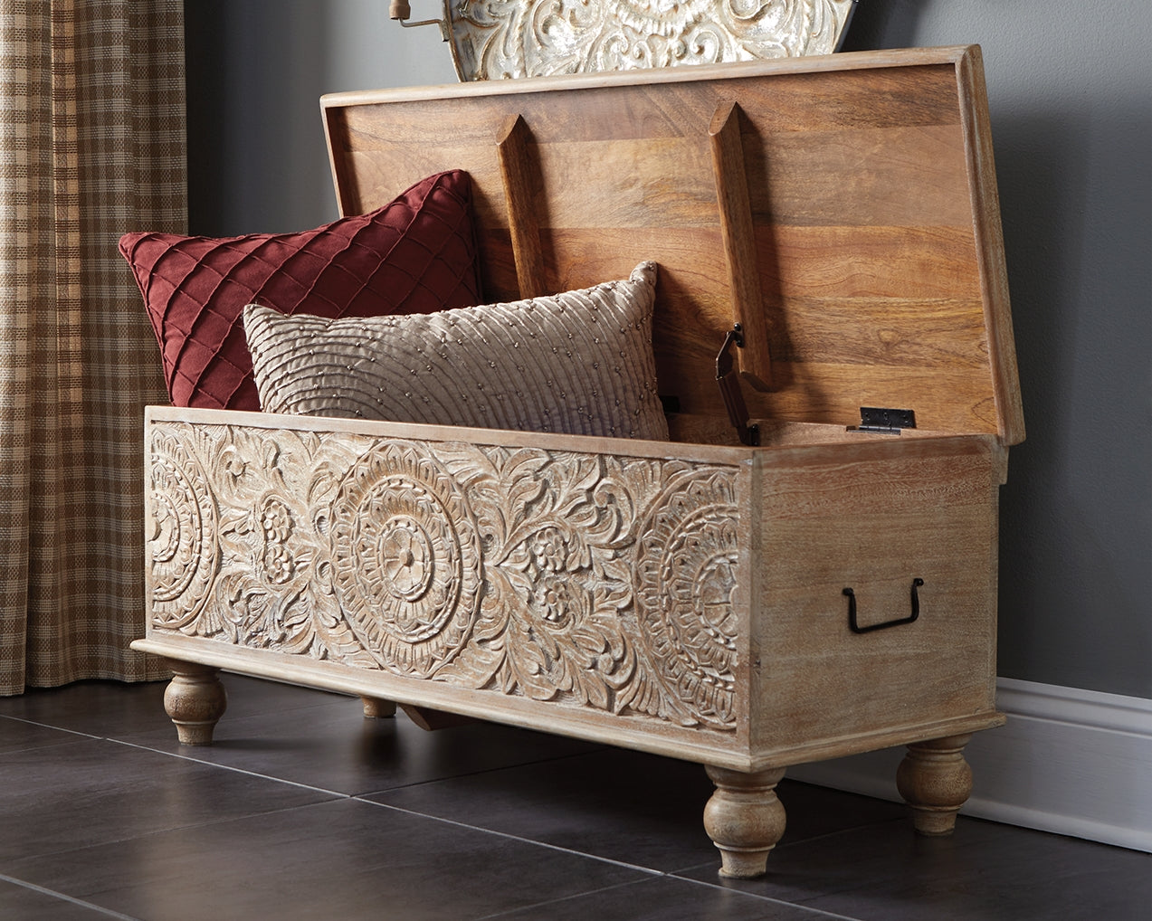 Bradenton Furniture Outlet - Ashley Furniture - Fossil Ridge Storage Bench - Storage Bench / Beige / 44"W x 17"D x 17"H - A4000039