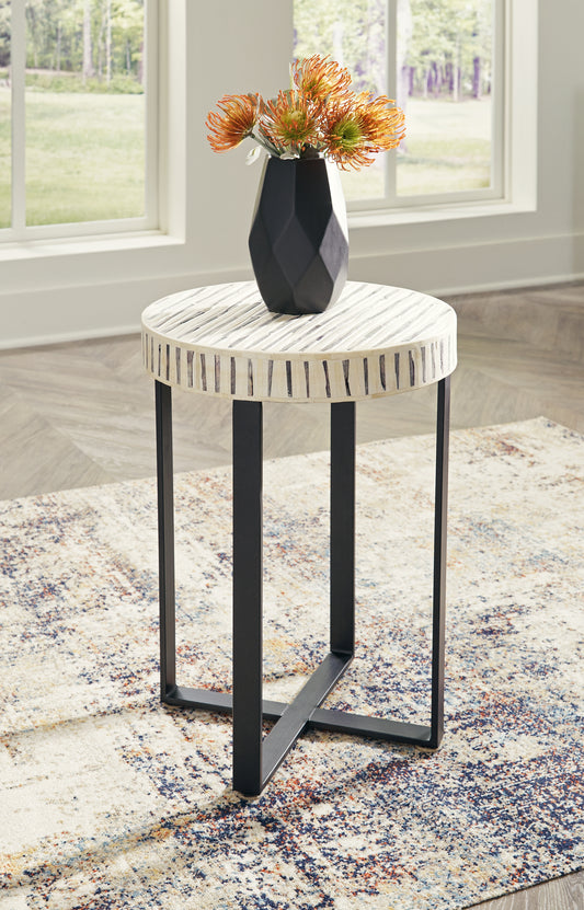 Bradenton Furniture Outlet - Ashley Furniture - Crewridge Accent Table - Accent Table / Black/Cream - A4000530