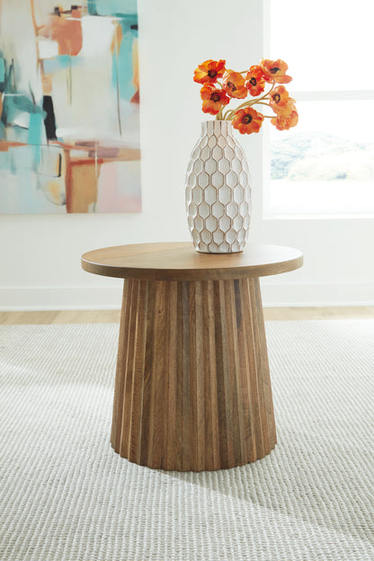 Bradenton Furniture Outlet - Ashley Furniture - Ceilby Accent Table - Accent Table / Black - A4000603