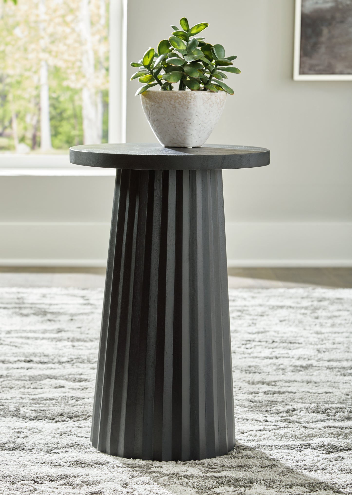 Bradenton Furniture Outlet - Ashley Furniture - Ceilby Accent Table - Accent Table / Black - A4000603