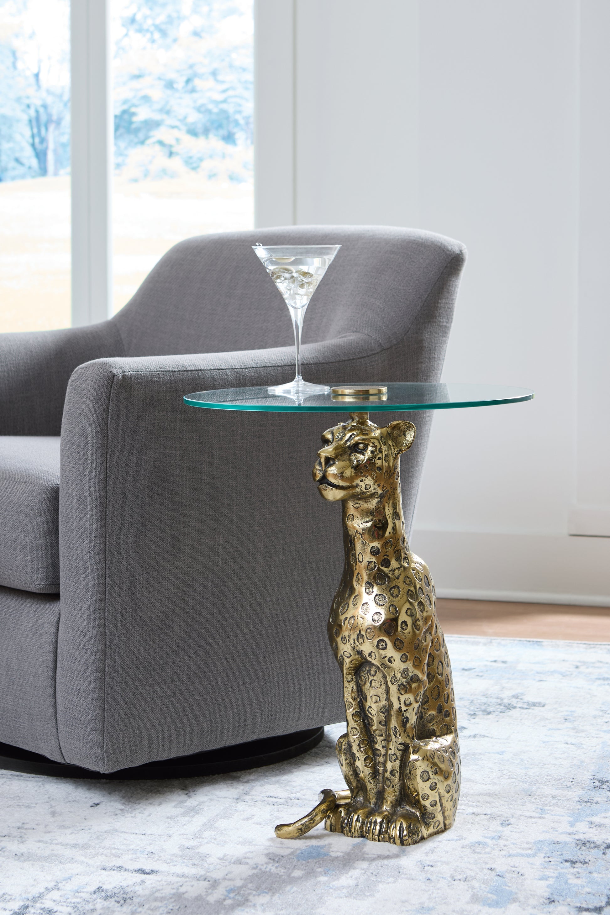 Bradenton Furniture Outlet - Ashley Furniture - Vallain Accent Table - Accent Table / Antique Gold Finish - A4000605