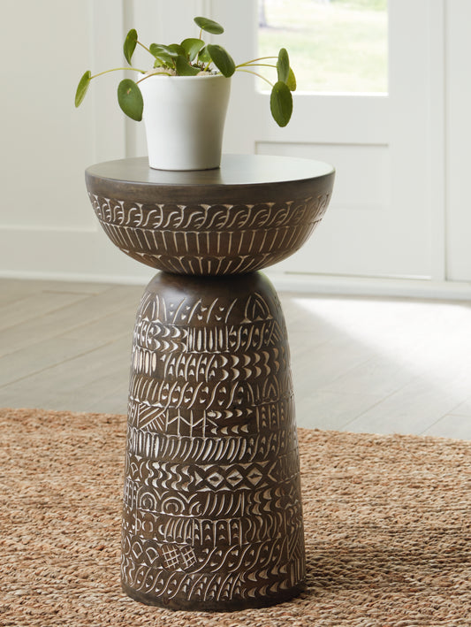 Bradenton Furniture Outlet - Ashley Furniture - Hadcher Accent Table - Accent Table / Cream/Brown - A4000622