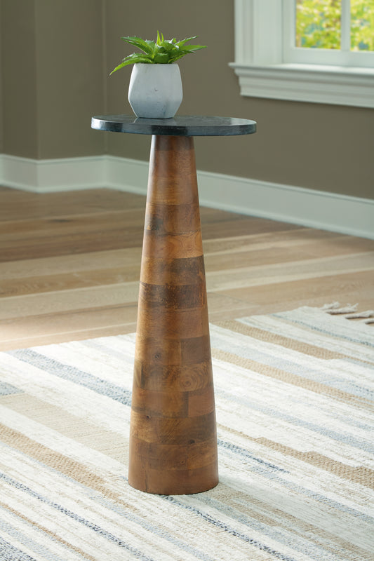 Bradenton Furniture Outlet - Ashley Furniture - Quinndon Accent Table - Accent Table / Brown/Black - A4000633
